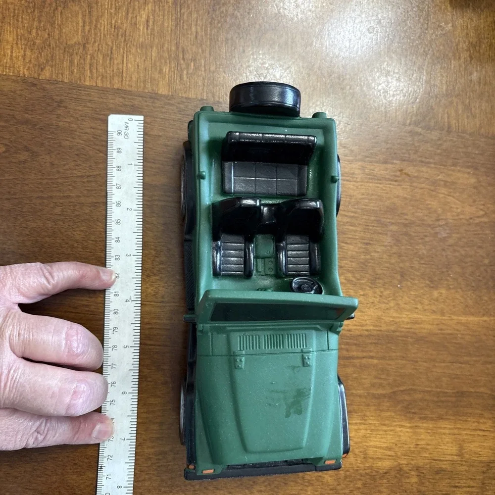 VTG Jeep Wrangler Plastic Figurine Or Dog Toy‎